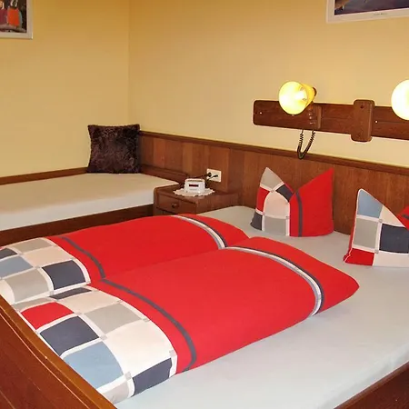 Semesterbostad Haus Bergkristall 360w Plangeross