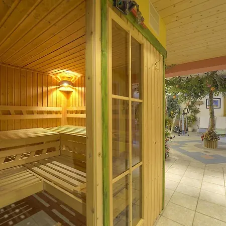 Semesterbostad Haus Bergkristall 360w *